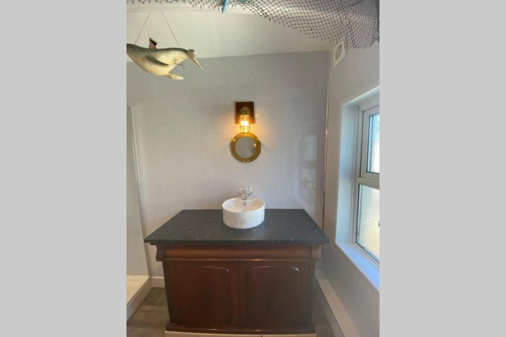 Seagulls Rest Marine Themed Seaview Apartment Criccieth Esterno foto